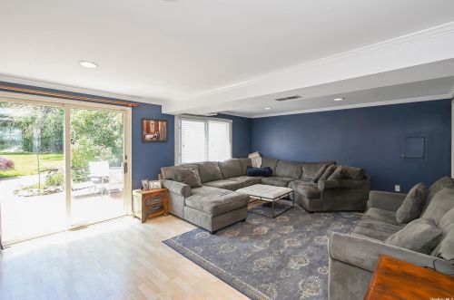 772 Pat Dr, West Islip NY  11795-3537 exterior