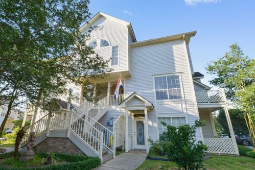 3423 Audubon Trce, New Orleans, LA 70121-1564