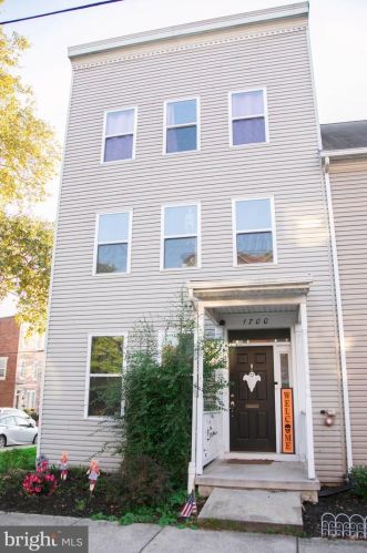 1700 3rd St, Harrisburg, PA 17102-1817