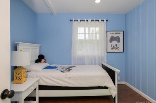 28 Talcott Rd, Glastonbury CT  06033-2919 exterior