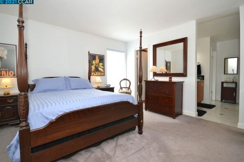 2480 Ln Canada Ct, Pinole CA exterior