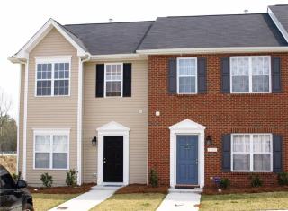 1700 Olivers Crossing Cir, Winston Salem NC  27127-7165 exterior