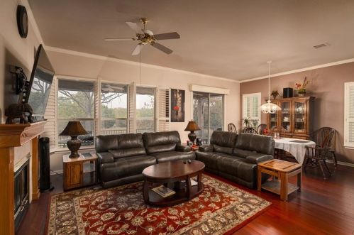 107 Yaupon Ln, Georgetown TX  78633-4710 exterior