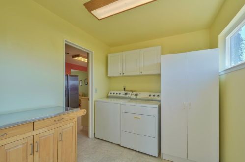 1237 Flores St, Seaside CA  93955-5516 exterior