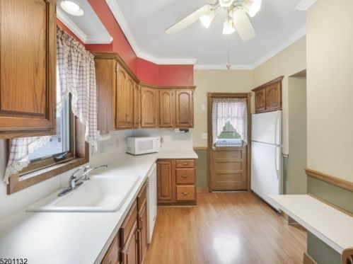 37 Walnut St, West Paterson, NJ 07424-1402