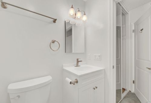 129 Rainier Cir, Vacaville CA  95687-3309 exterior