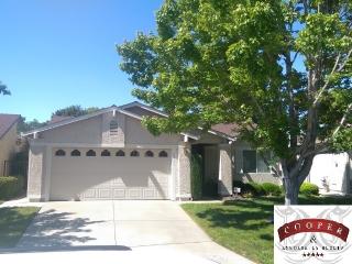 7411 Sunborough Ln, Sacramento, CA 95828-6237