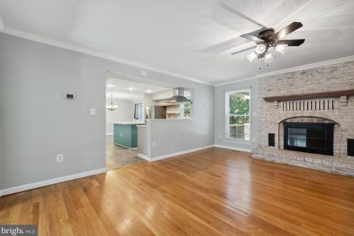 11831 Parliament Dr, Woodbridge VA  22192-1006 exterior