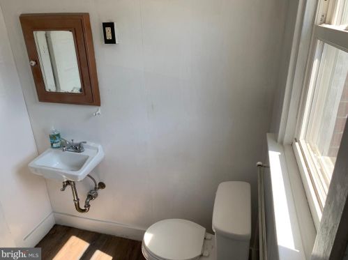 1723 Paxton St, Harrisburg PA 17104-2636 exterior