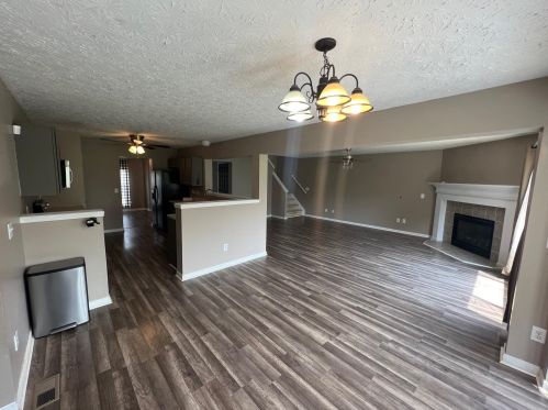 1733 Greatwood Dr, Florence KY  41042-8121 exterior