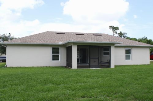 126 Fairchild Ave, Fort Pierce, FL 34984-4905
