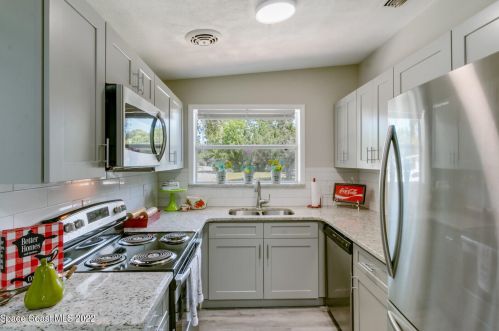 805 Cleveland St, Titusville FL  32780-6469 exterior