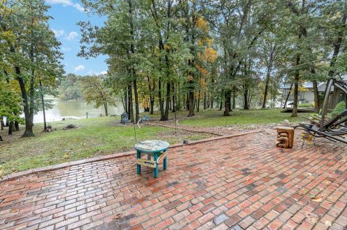 2114 Hidden Vly Dr, Crown Point IN 46307-9386 exterior