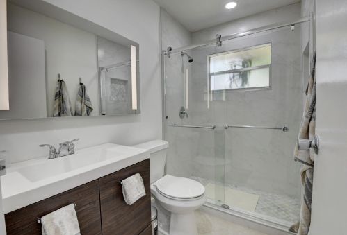 468 Saxony J, Delray Beach, FL 33446-1017