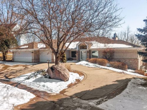 7355 Bush Lake Dr, Minneapolis, MN 55438-1683