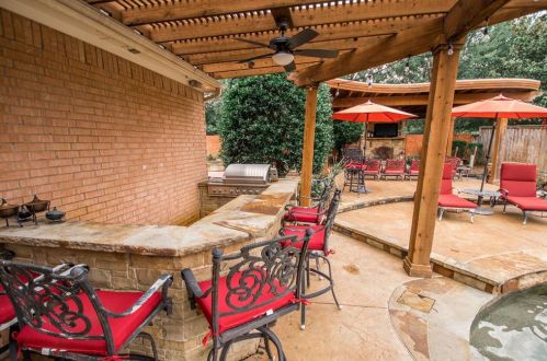 1313 Cayenne Dr, Lewisville TX  75028-3491 exterior