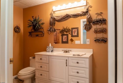 284 Wooley Rd, West Milford Lakes NJ  07480-1006 exterior