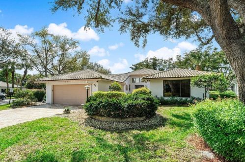 21 Oaks Ln, Boynton Beach, FL 33436-7406