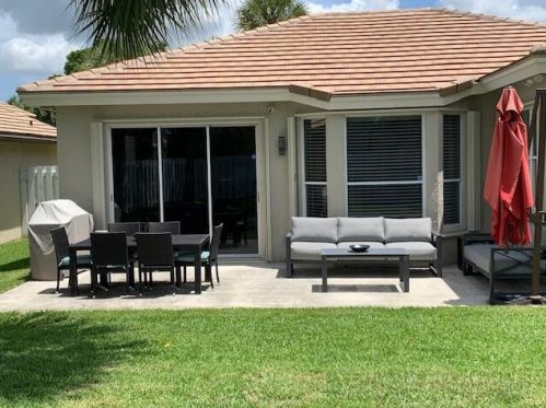 7891 Manor Forest Blvd, Boynton Beach FL  33436-8812 exterior