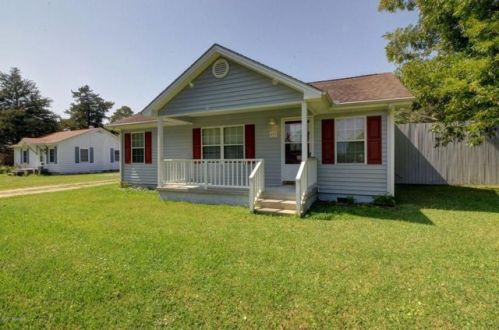 893 Chatham St, Newport, NC 28570-8850
