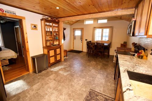 6 Quarry Hill Ct, Henniker NH  03242-3449 exterior