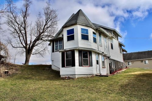211 5th St, Poskin, WI 54812-1533