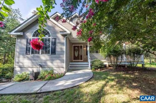 9 Acre Ln, Bybee, VA 22963-2648