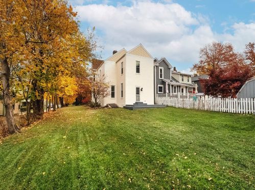 418 Delaware Ave, Oakmont PA  15139-1642 exterior