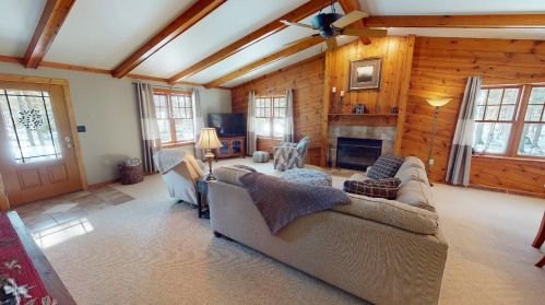 2012 Crystal Springs Rd, Two Rivers, WI 54241-9368