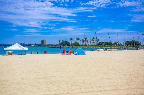 824 Anacapa Ct, San Diego CA  92109-8203 exterior