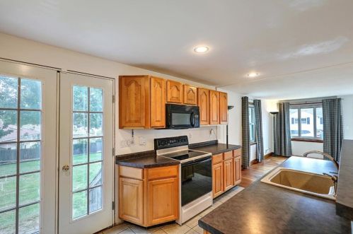 44 Rosemont Ave, Cumberland RI  02864-7519 exterior