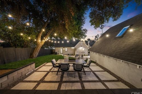 493 Altadena Dr, Altadena CA  91001-2243 exterior