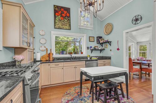 21 Chestnut St, Rhinebeck NY  12572-1516 exterior