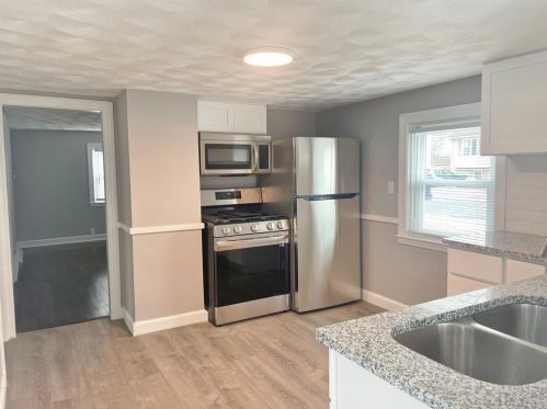 13 Almy St, Warwick RI  02886-3601 exterior