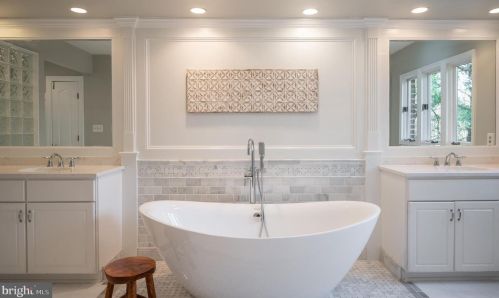 281 Golden Woods Ct, Great Falls VA  22066-4152 exterior