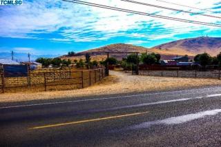 17882 Orange Belt Dr, Porterville CA  93257-9569 exterior