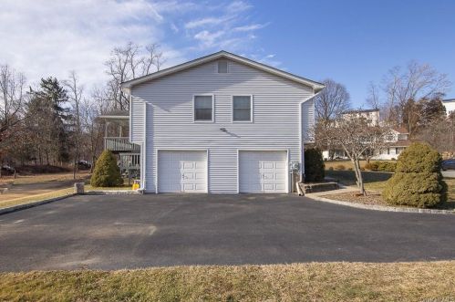 3 Harriman Ct, Garnerville, NY 10923-1334