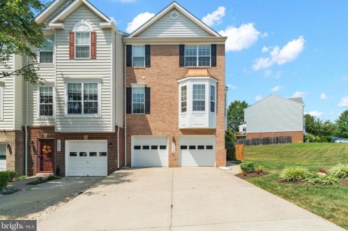 13032 Taxi Dr, Woodbridge, VA 22193-6119