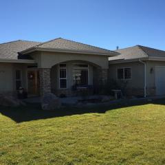 22104 Mccarthy Dr, Tehachapi, CA 93561-8881