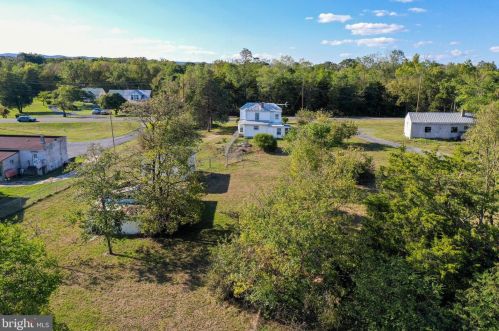 33456 Old Valley Pike, Strasburg VA  22657-3702 exterior