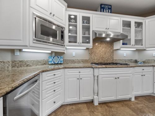 7463 Circulo Sequoia, Carlsbad CA 92009-8467 exterior