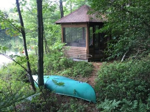52 Bass Lake Rd, Onchiota, NY 12989-2710
