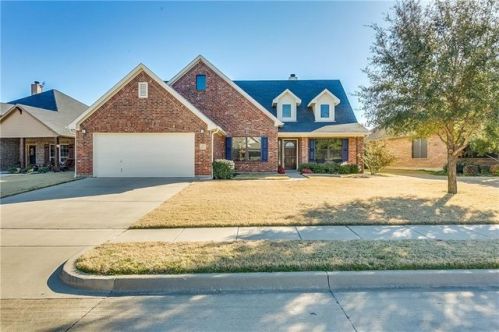 1031 Saint Andrews Dr, Burleson, TX 76028-6331