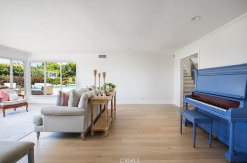 2936 Alta Vis Dr, Newport Beach CA  92660-3205 exterior