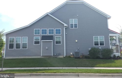 301 Arch St, Milton, DE 19968-2206