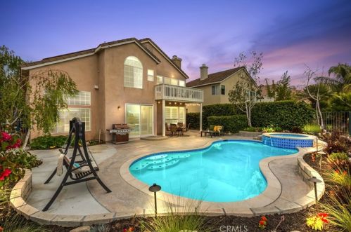 25942 Clifton Pl, Santa Clarita, CA 91381-1105
