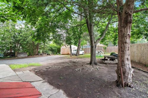 242 Clifton St, Wallingford CT  06492-4001 exterior