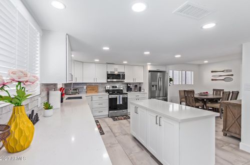 15202 10th St, Phoenix AZ  85022-3738 exterior