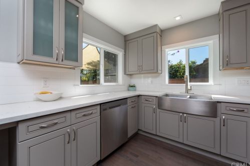 324 Grand Ave, Long Beach CA  90814-2738 exterior