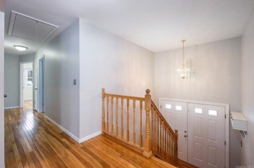 2970 Gomer St, Yorktown Hgts, NY 10598-2740